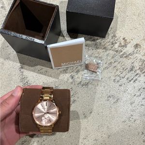 Micheal Kors Rose Gold Watch Style: MK3501